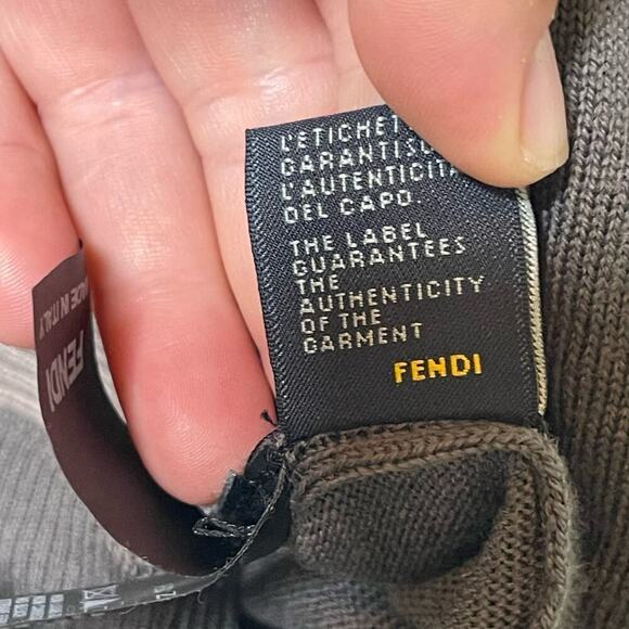 Fendi Long Sleeve V Neck Merino Wool Cardigan Sweater Gray IT 44 US 8 - Picture 13 of 13